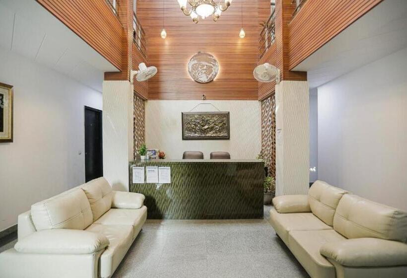 בית מלון כפרי Loomstay Royal Residency