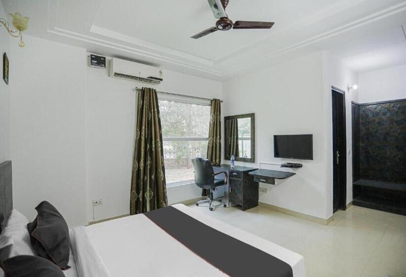 בית מלון כפרי Loomstay Royal Residency