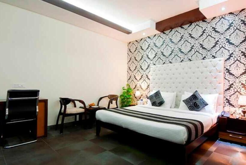 בית מלון כפרי Loomstay Royal Residency