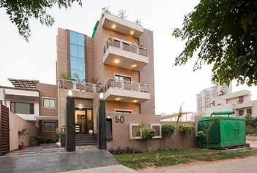 בית מלון כפרי Loomstay Royal Residency