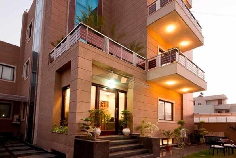 בית מלון כפרי Loomstay Royal Residency