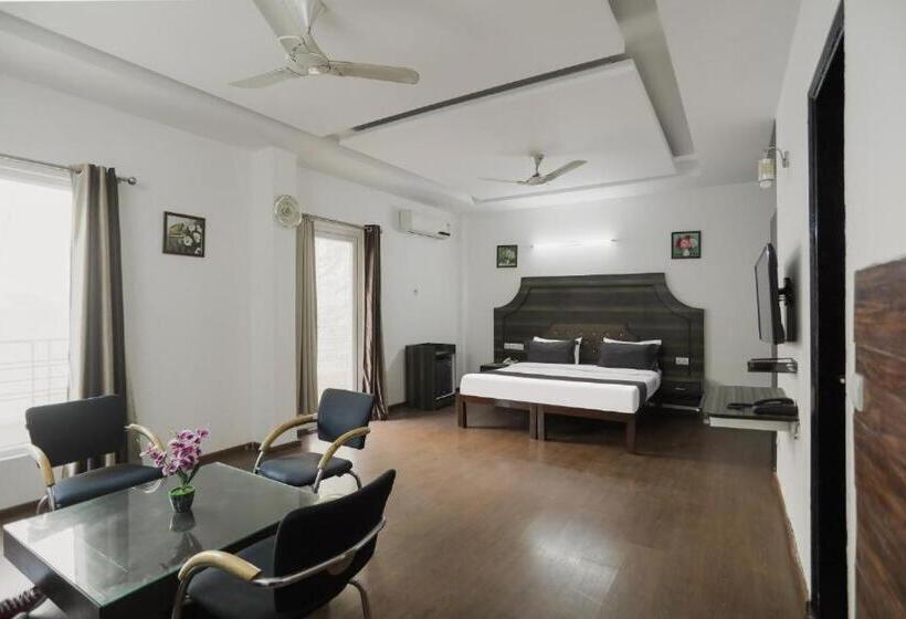 בית מלון כפרי Loomstay Royal Residency