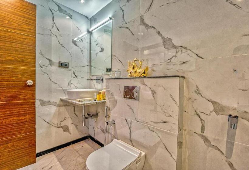 هتل Maurya Residency