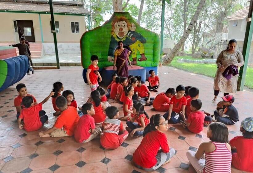 בית מלון כפרי Nisarga Resort