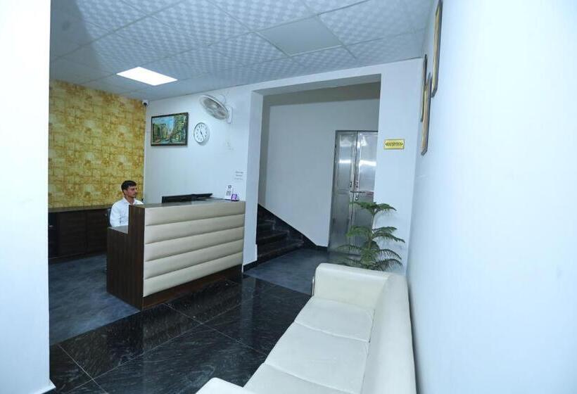 Отель Raghav Inn