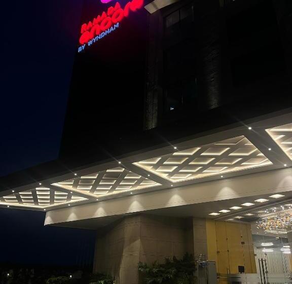 호텔 Ramada Encore By Wyndham Amritsar Airport