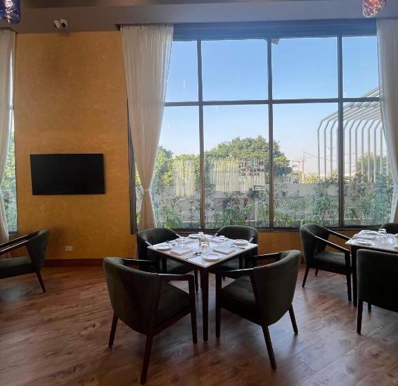 호텔 Ramada Encore By Wyndham Amritsar Airport