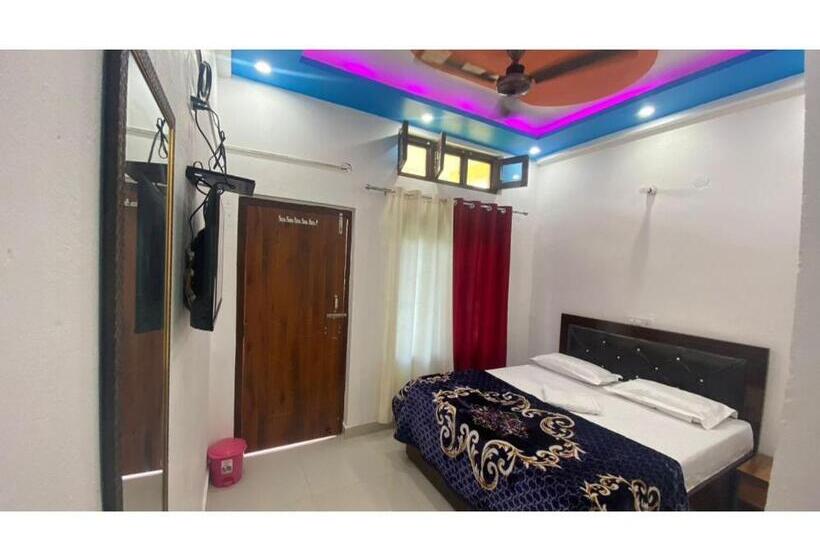 בית מלון כפרי Rd Residency, Barkot