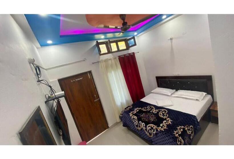 בית מלון כפרי Rd Residency, Barkot