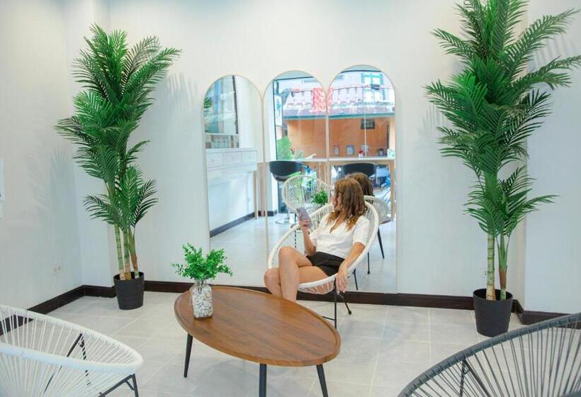 فندق Roomquest Kalim Beach