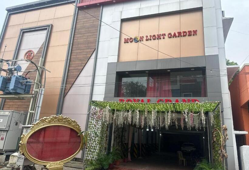 호텔 Royal Grand Inn