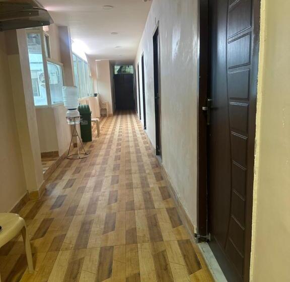 호텔 Royal Grand Inn