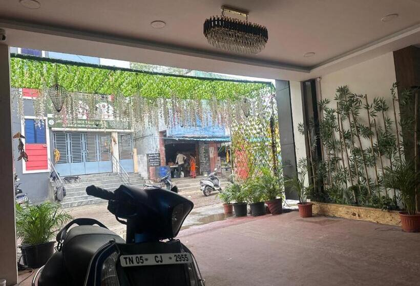 호텔 Royal Grand Inn