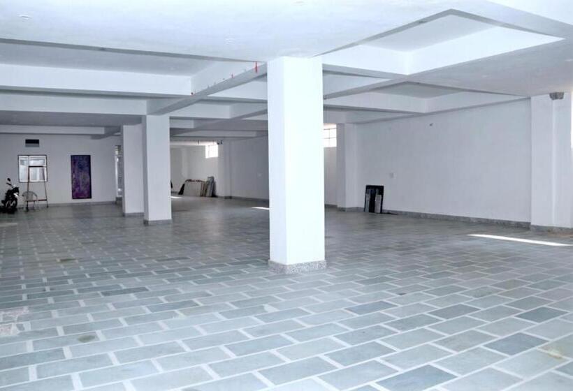 فندق Shree Banzaara Dham