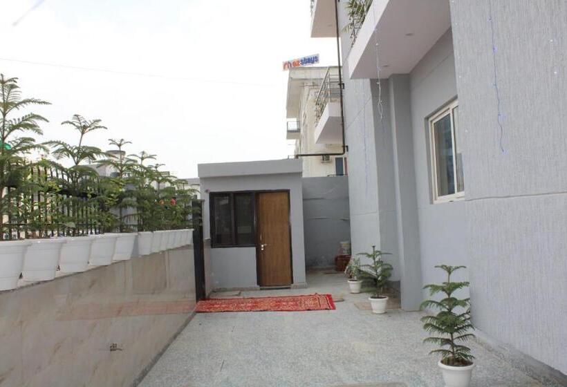 هتل Collection O Shreya Residency