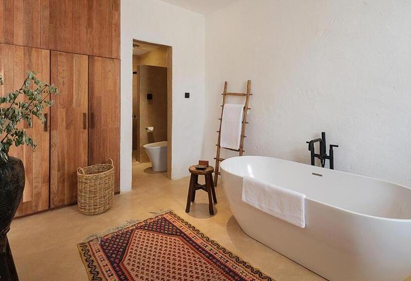 Otel South Zhongwei Resort