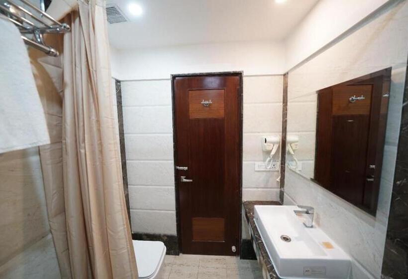 Отель Square Inn