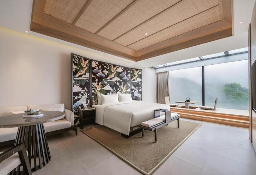 Отель Tengchong Jingge Banshan Hot Spring