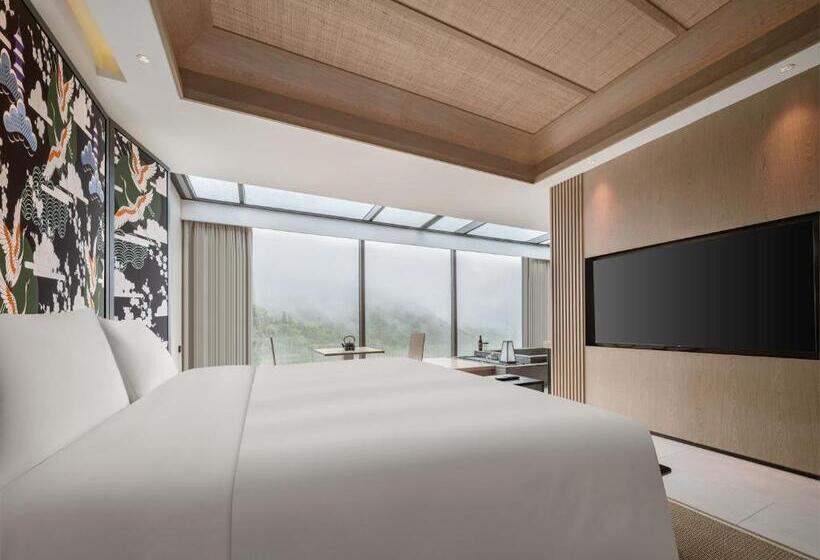 Отель Tengchong Jingge Banshan Hot Spring