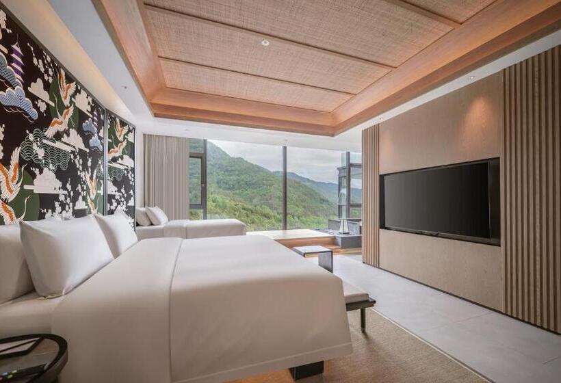 Отель Tengchong Jingge Banshan Hot Spring