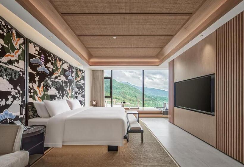 Отель Tengchong Jingge Banshan Hot Spring