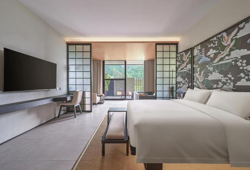 Отель Tengchong Jingge Banshan Hot Spring