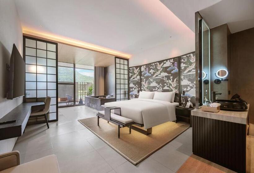 Отель Tengchong Jingge Banshan Hot Spring