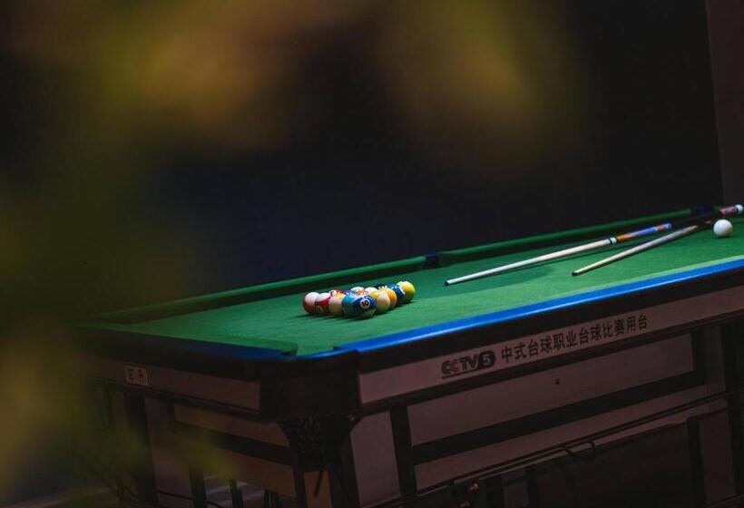 Отель Tengchong Jingge Banshan Hot Spring