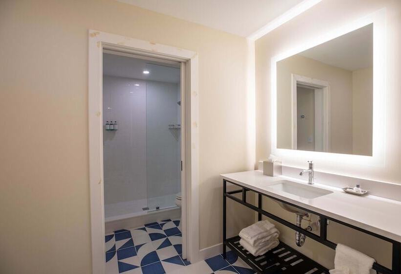 Отель The Holbrook