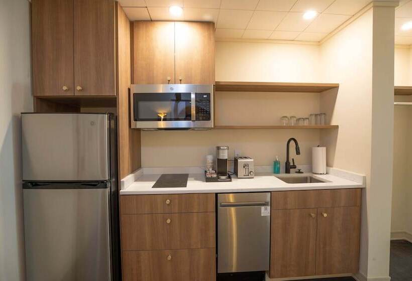 Отель The Holbrook