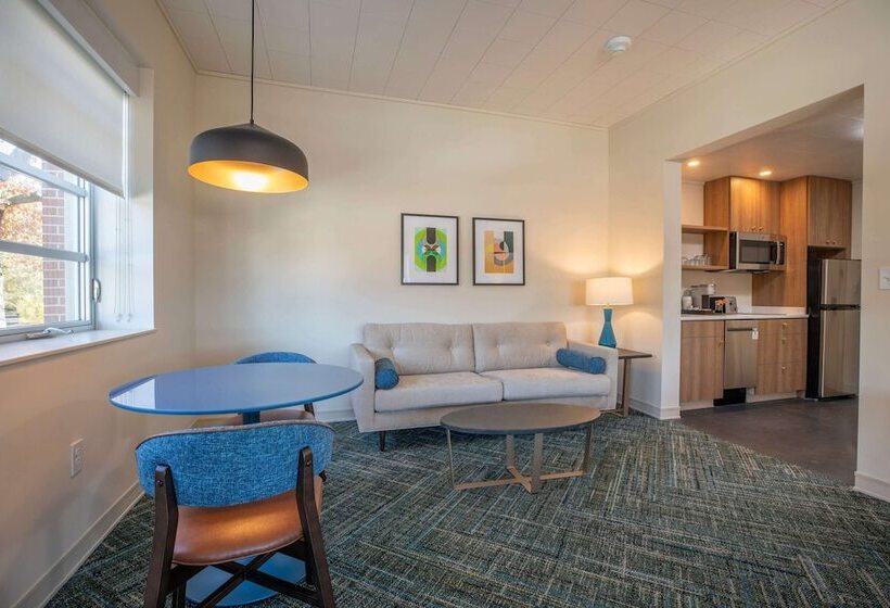 Отель The Holbrook