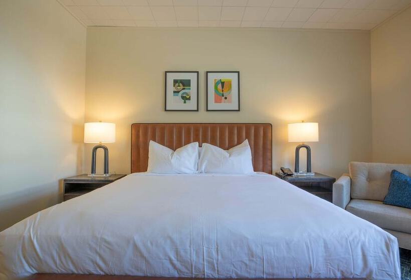 Отель The Holbrook