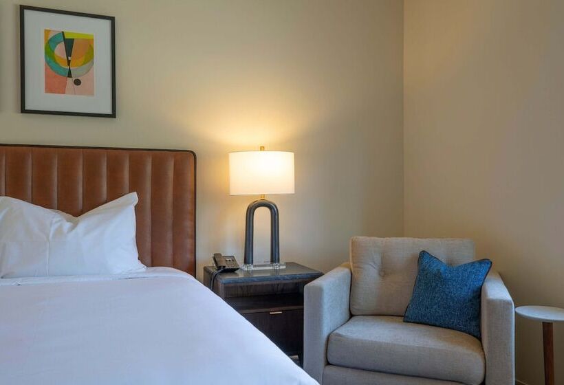 Отель The Holbrook