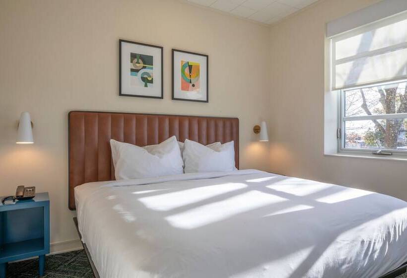 Отель The Holbrook