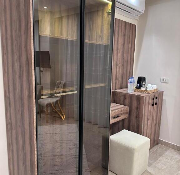 هتل The Palace Pyramids