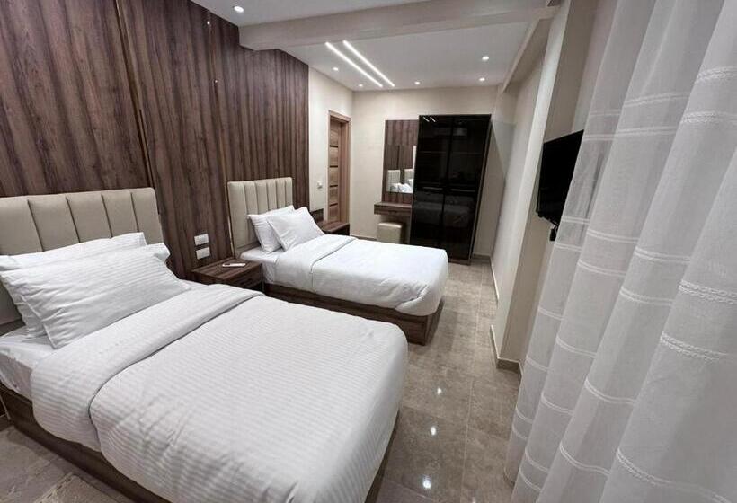 هتل The Palace Pyramids