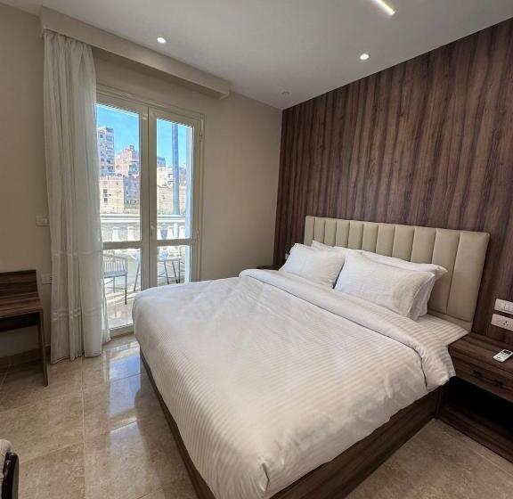 هتل The Palace Pyramids