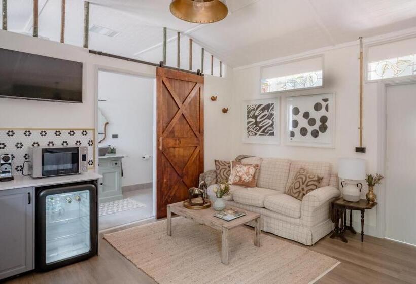 בית מלון כפרי The River Stables