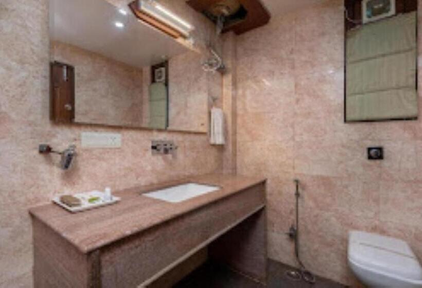 هتل The Rock Castle Shimla