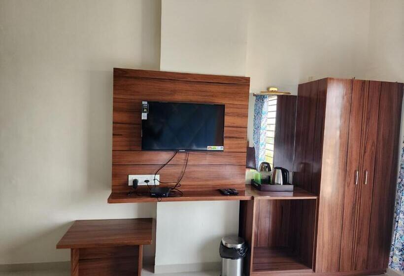 בית מלון כפרי The Royal In