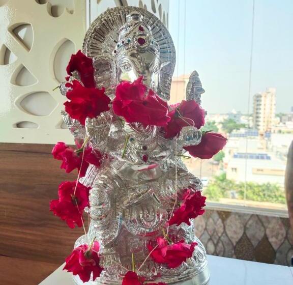 בית מלון כפרי The Royal In