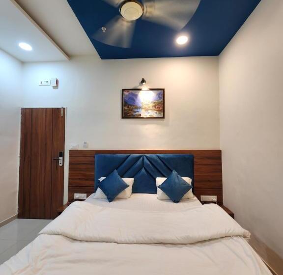 בית מלון כפרי The Royal In