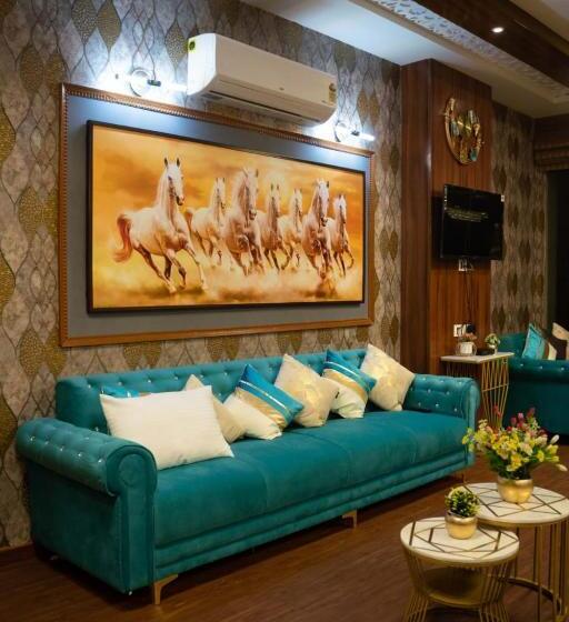 בית מלון כפרי The Royal In