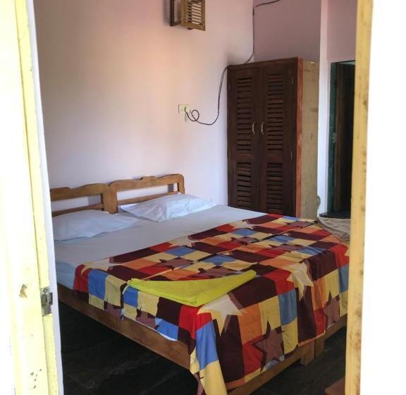 בית מלון כפרי Thomas Beach Guesthouse