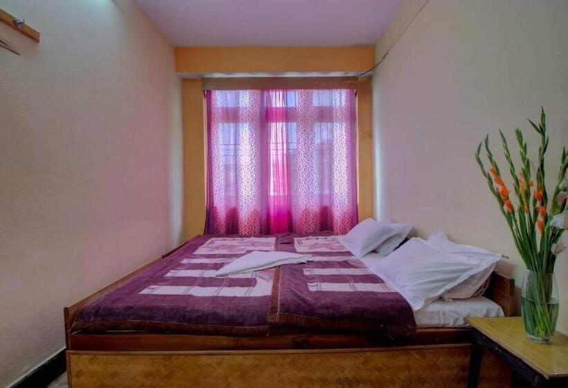 فندق Twilight Lodge