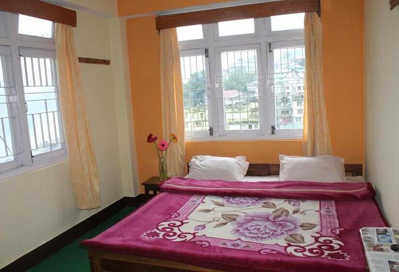 فندق Twilight Lodge