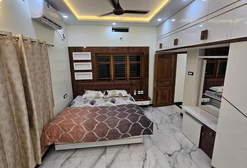 בית מלון כפרי Vrindavan Homestay Near Temple