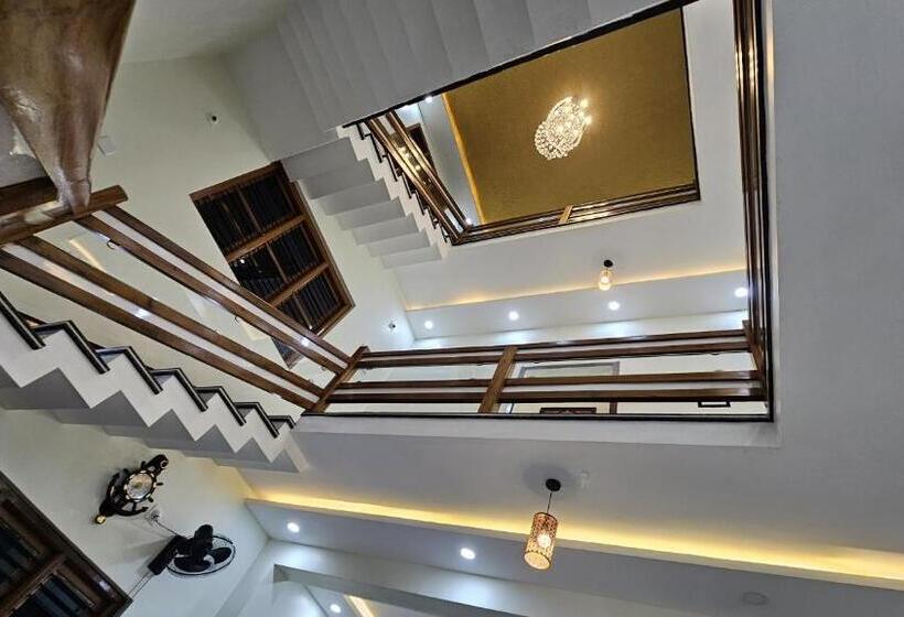 בית מלון כפרי Vrindavan Homestay Near Temple