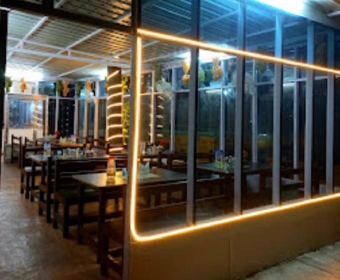 酒店 White House Resort, Ukhimath