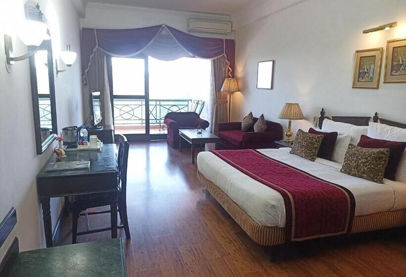 Kasauli Resort By Piccadily